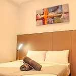 Deluxe Suite Klcc Sky Pool By Alaman