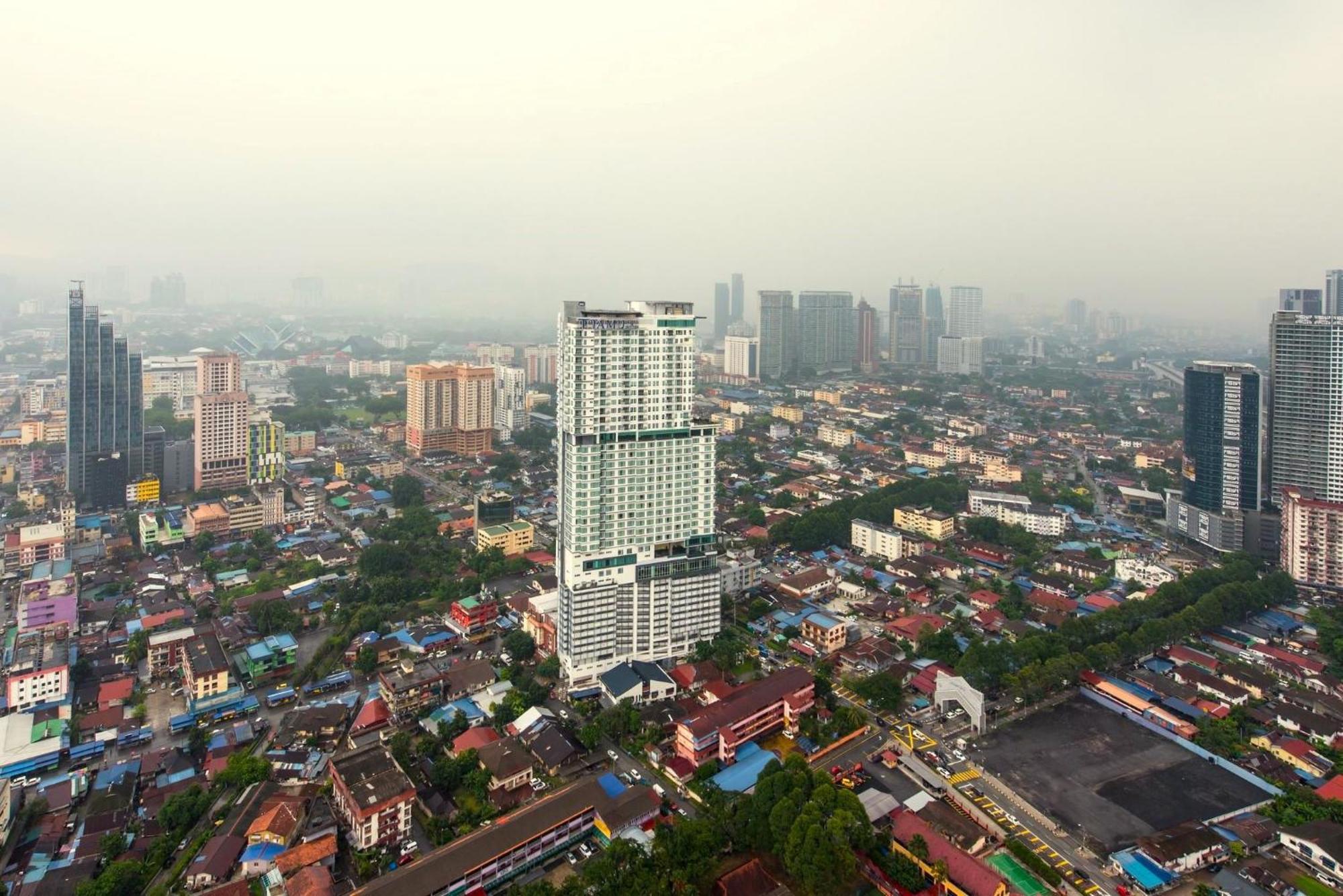 Deluxe Klcc Sky Pool By Alaman Apartemen Kuala Lumpur