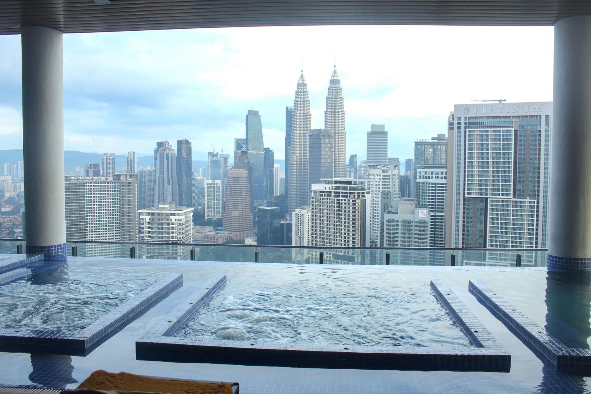 Deluxe Klcc Sky Pool By Alaman Apartemen Kuala Lumpur