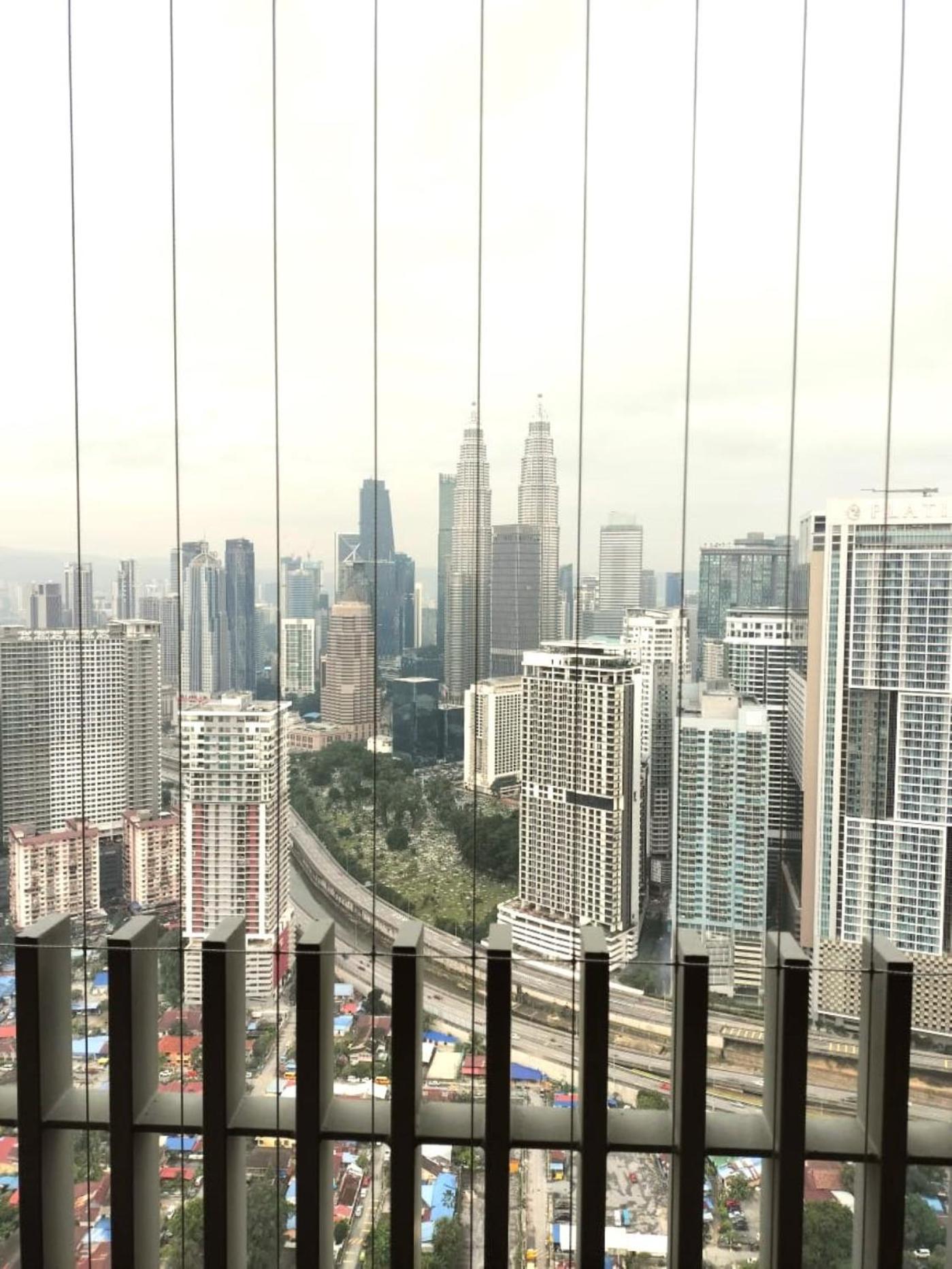Deluxe Klcc Sky Pool By Alaman Apartemen